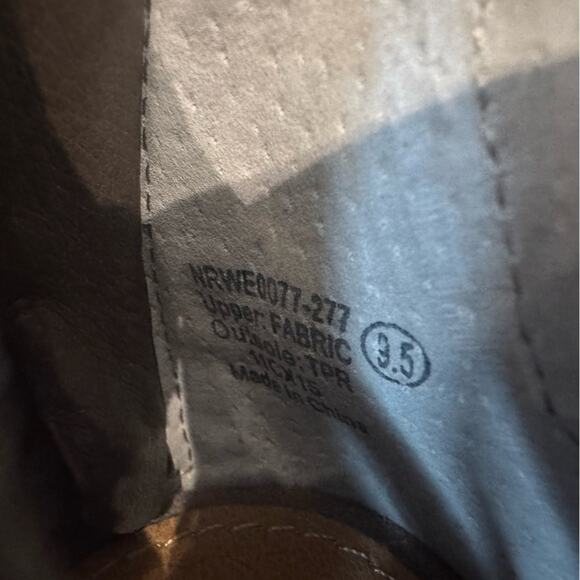 Time & Tru Women’s Black Lace Up Ankle Booties Size 9 - Picture 6 of 6